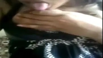 Tante Mita Yang Gatal Pamer Tubuh Depan Kamera HP